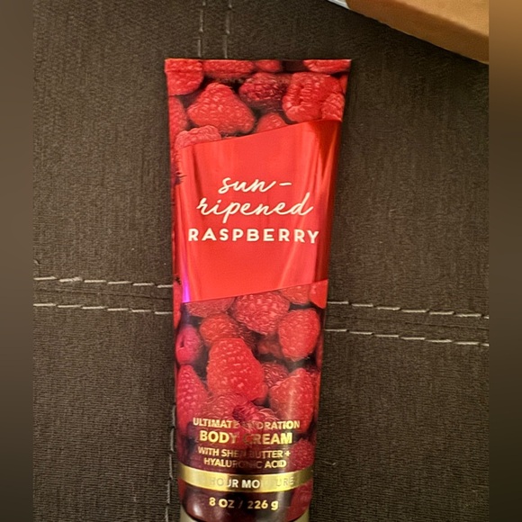 NWT: Bath & Body Works Sun Ripened Raspberry Body Cream - Picture 2 of 5
